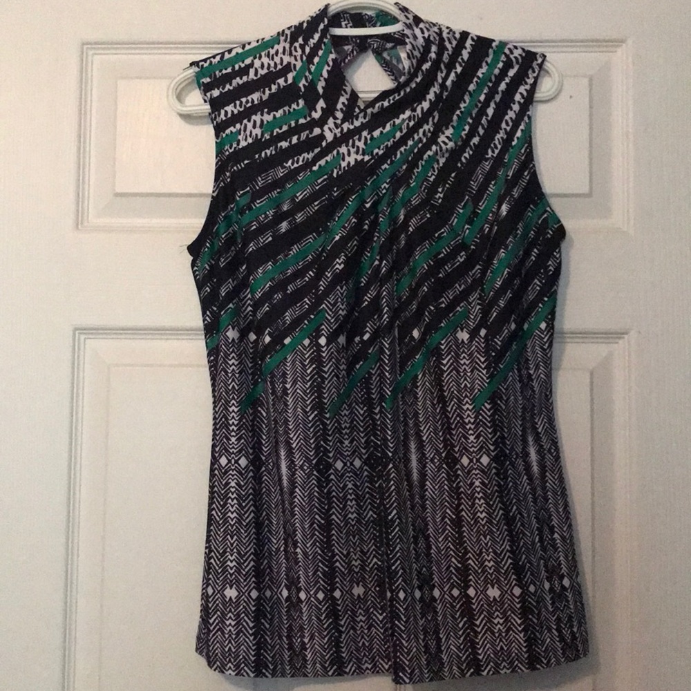 Sleeveless shirt